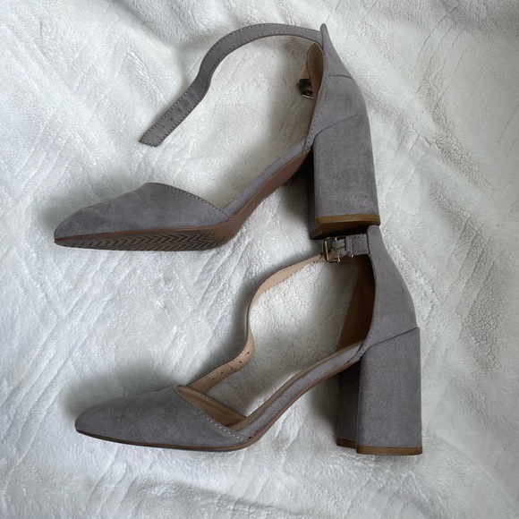 Lulus. Ella Rose Suede Block Heel. 6.5 - Picture 5 of 7